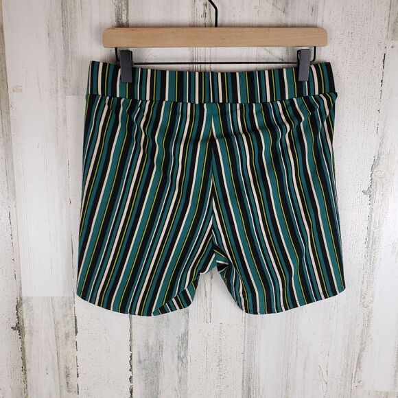 Torrid Striped Biker Shorts Sz 1X - Picture 4 of 6
